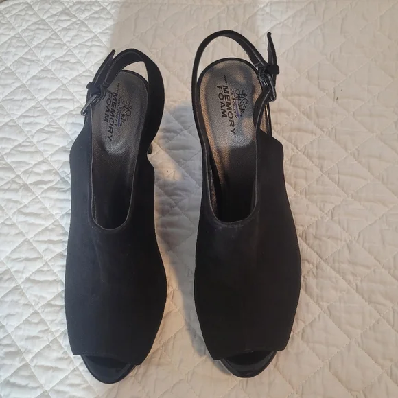Black LifeStride Suede Peep Toe Slingback Heels with Adjustable Strap Size 9 - Picture 2 of 7